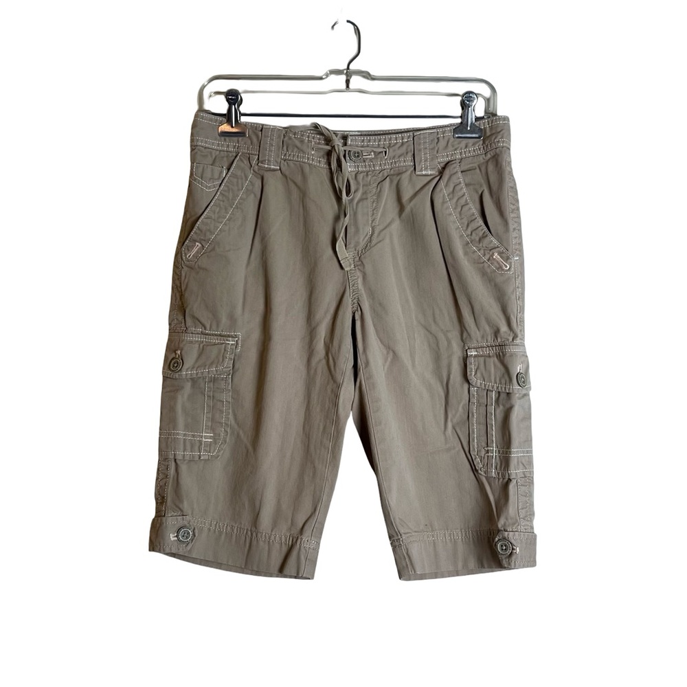 Eddie Bauer beige cotton cargo shorts. Size 2